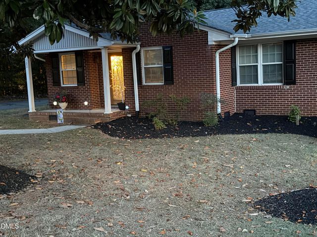 2012 S Mebane Street 102, Burlington, NC 27215