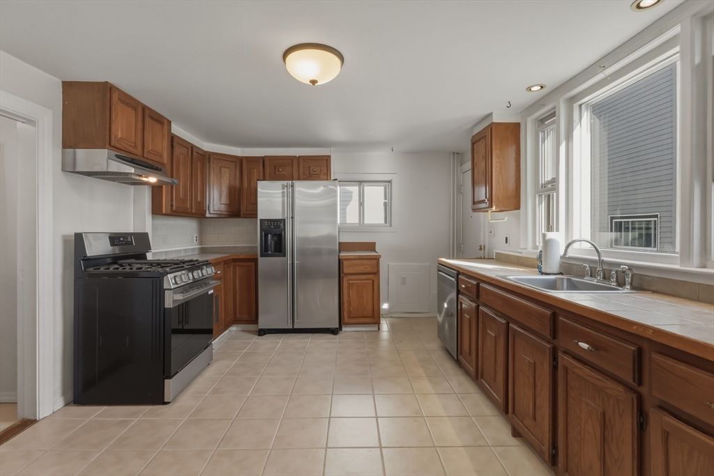 1080 Shirley St 1, Winthrop, MA 02152