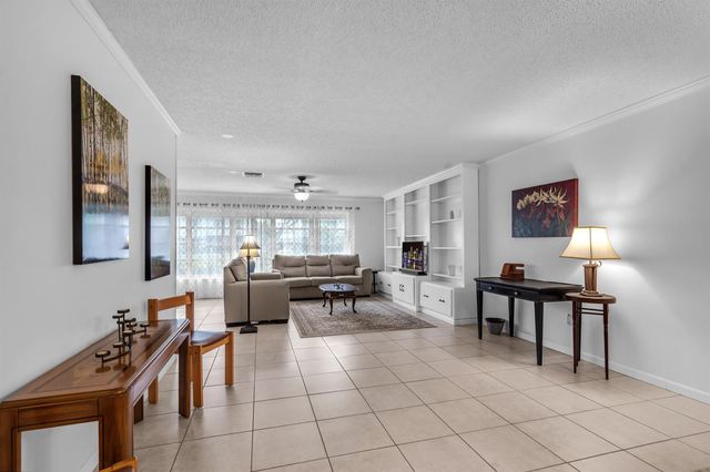 2886 Fernley Drive E 76, West Palm Beach, FL 33415