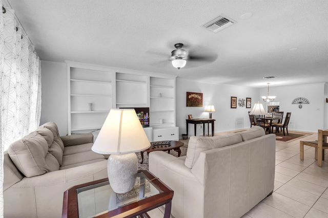 2886 Fernley Drive E 76, West Palm Beach, FL 33415