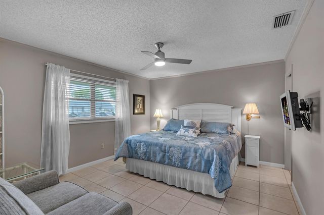 2886 Fernley Drive E 76, West Palm Beach, FL 33415