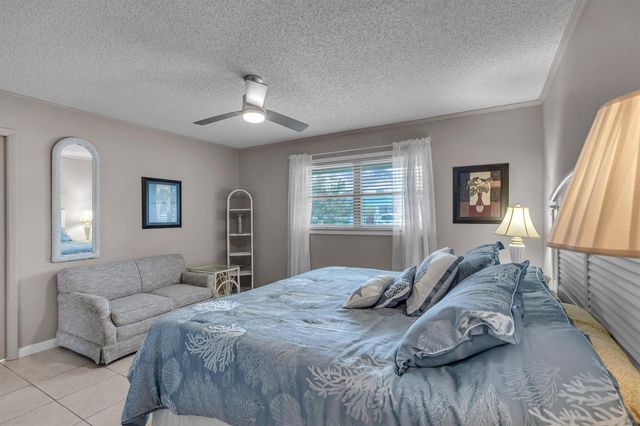 2886 Fernley Drive E 76, West Palm Beach, FL 33415