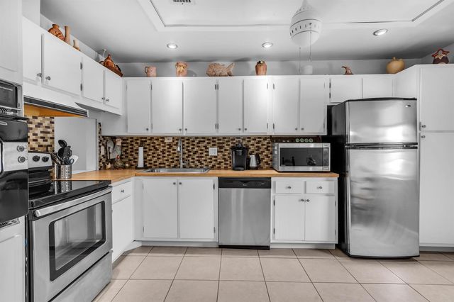2886 Fernley Drive E 76, West Palm Beach, FL 33415