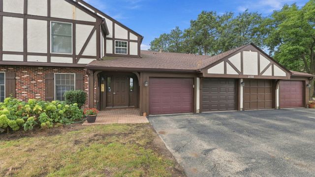 2158 Lancaster Circle 101C, Naperville, IL 60565