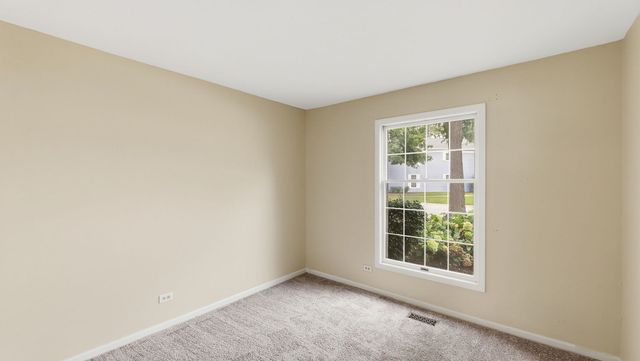 2158 Lancaster Circle 101C, Naperville, IL 60565