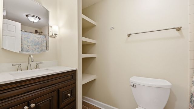 2158 Lancaster Circle 101C, Naperville, IL 60565