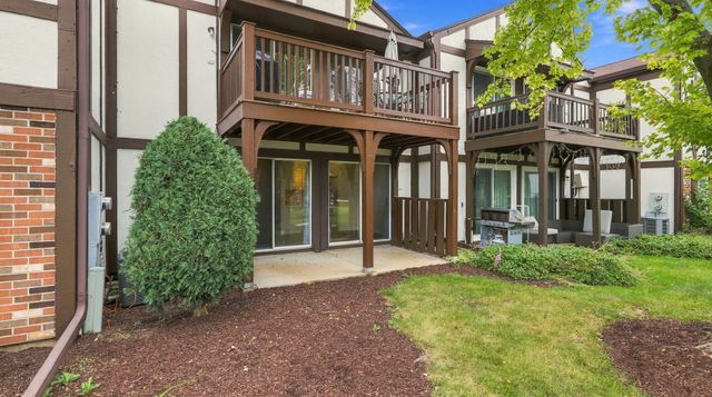 2158 Lancaster Circle 101C, Naperville, IL 60565