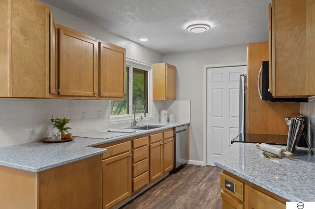 4700 Grassridge Road, Lincoln, NE 68512