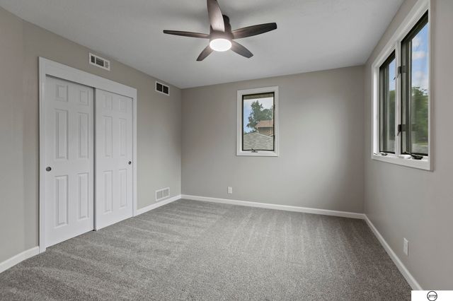 4700 Grassridge Road, Lincoln, NE 68512