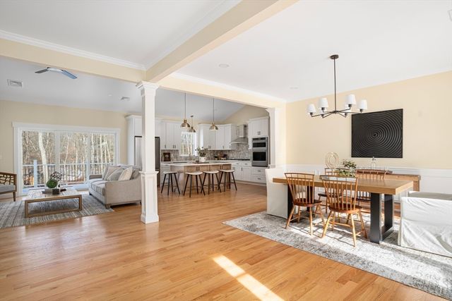 660 Pine St, Seekonk, MA 02771