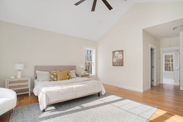 660 Pine St, Seekonk, MA 02771