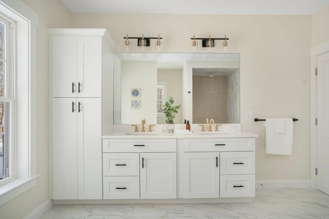 660 Pine St, Seekonk, MA 02771