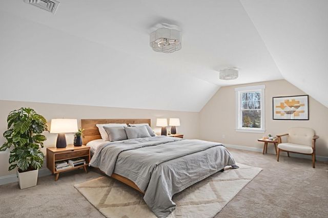 660 Pine St, Seekonk, MA 02771