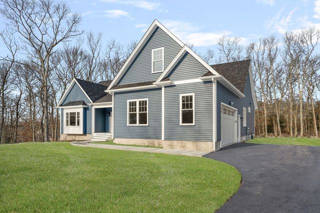 660 Pine St, Seekonk, MA 02771