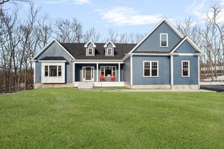 660 Pine St, Seekonk, MA 02771