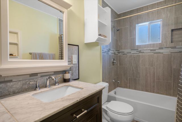 2720 PENNSYLVANIA Street NE, Albuquerque, NM 87110