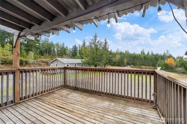 8646 Stavis Bay Rd NW, Seabeck, WA 98380