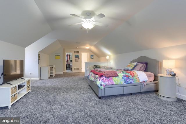 1131 CORD DR, Hummelstown, PA 17036