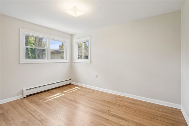 837 Lange Street, Mundelein, IL 60060