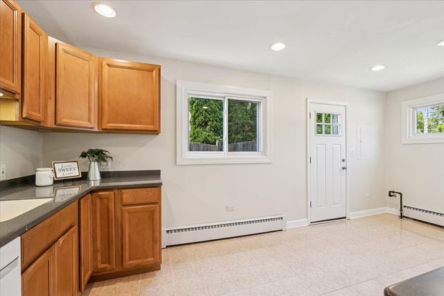 837 Lange Street, Mundelein, IL 60060