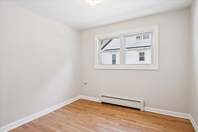 837 Lange Street, Mundelein, IL 60060