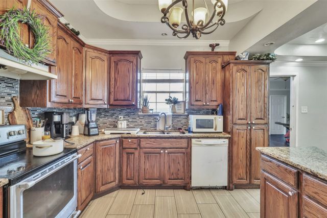 6472 County Road 1160, Barry, TX 75102