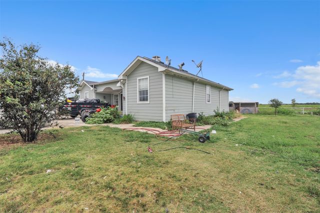 6472 County Road 1160, Barry, TX 75102