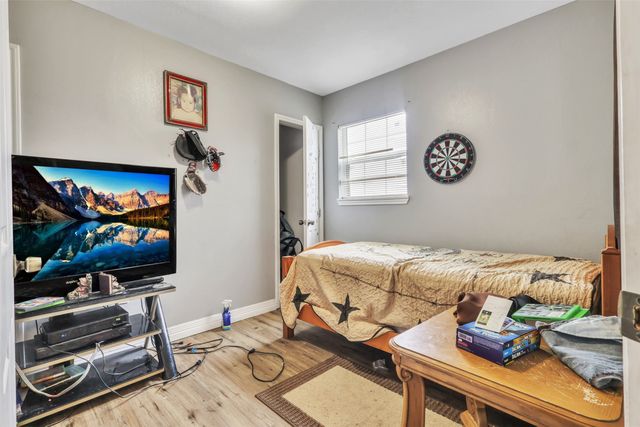 6472 County Road 1160, Barry, TX 75102