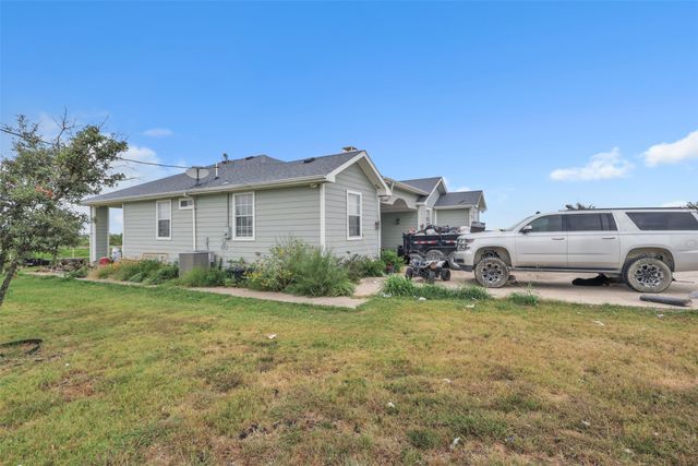 6472 County Road 1160, Barry, TX 75102