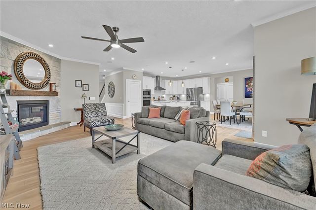 180 Country Meadow Lane, Wadsworth, OH 44281