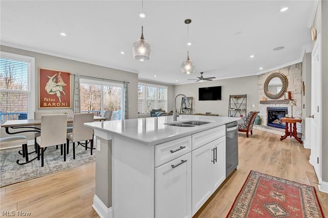 180 Country Meadow Lane, Wadsworth, OH 44281