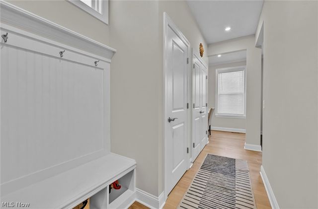 180 Country Meadow Lane, Wadsworth, OH 44281
