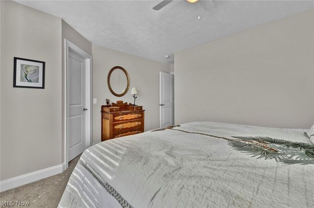 180 Country Meadow Lane, Wadsworth, OH 44281