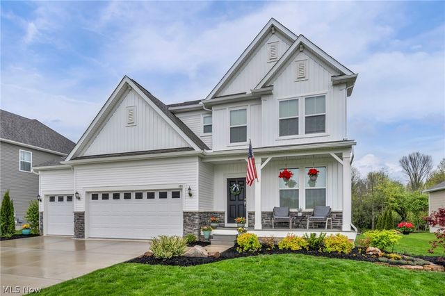 180 Country Meadow Lane, Wadsworth, OH 44281