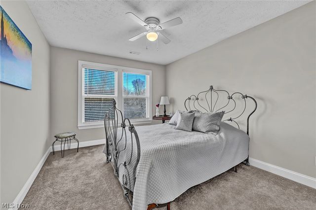180 Country Meadow Lane, Wadsworth, OH 44281