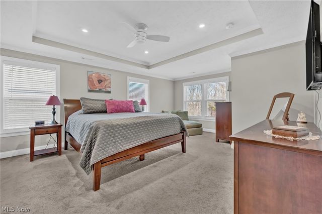 180 Country Meadow Lane, Wadsworth, OH 44281