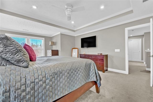 180 Country Meadow Lane, Wadsworth, OH 44281