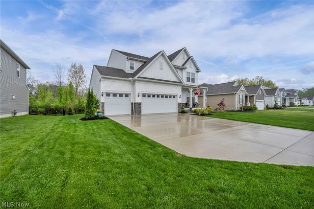 180 Country Meadow Lane, Wadsworth, OH 44281