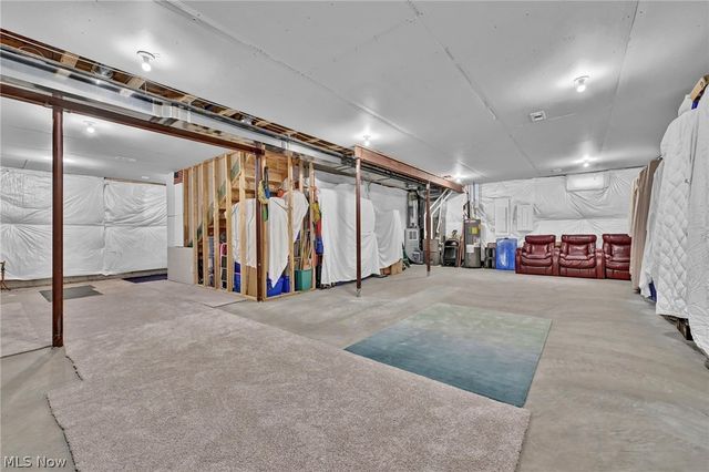 180 Country Meadow Lane, Wadsworth, OH 44281