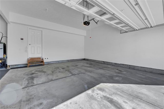 180 Country Meadow Lane, Wadsworth, OH 44281
