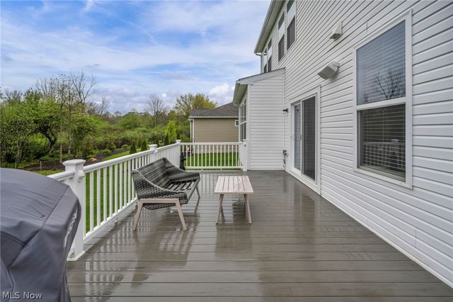 180 Country Meadow Lane, Wadsworth, OH 44281