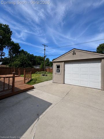 28111 BRENTWOOD Street, Southfield, MI 48076