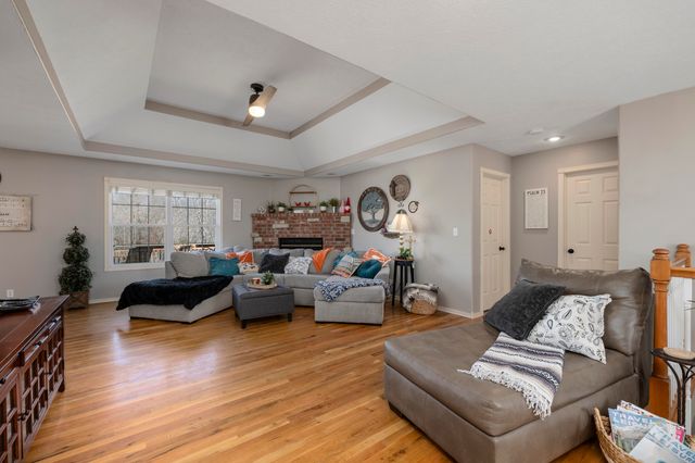 1905 W James River Drive, Nixa, MO 65714