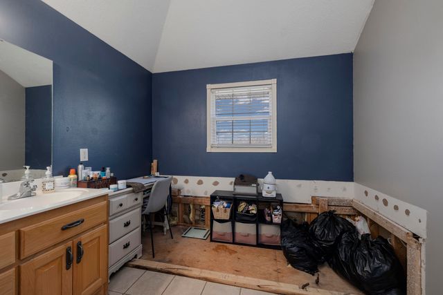 1905 W James River Drive, Nixa, MO 65714