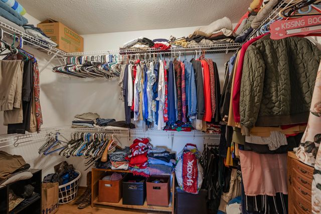 1905 W James River Drive, Nixa, MO 65714