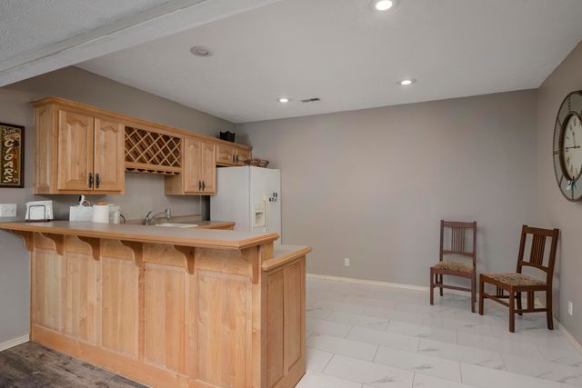 1905 W James River Drive, Nixa, MO 65714