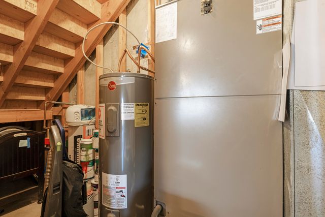 1905 W James River Drive, Nixa, MO 65714