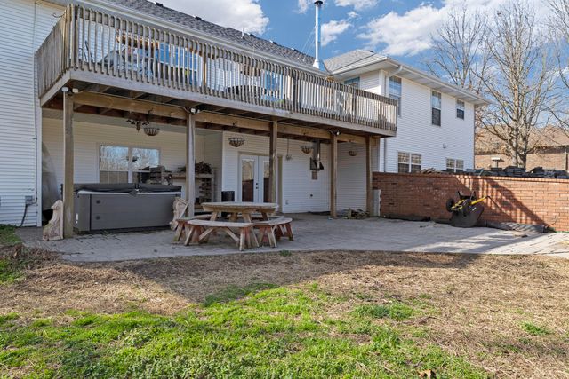 1905 W James River Drive, Nixa, MO 65714