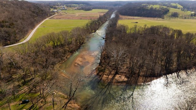 1905 W James River Drive, Nixa, MO 65714