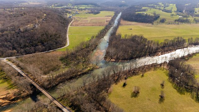 1905 W James River Drive, Nixa, MO 65714